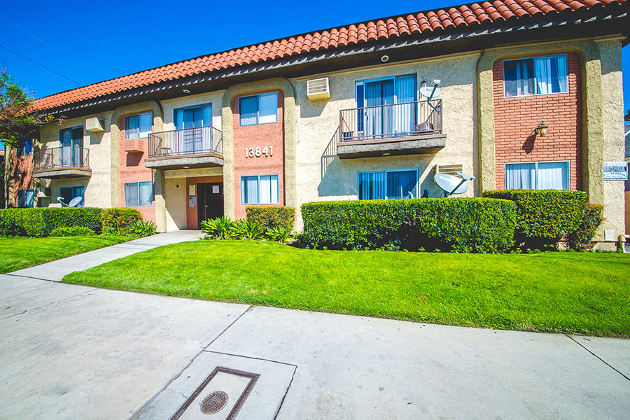 13841 Vanowen Explore The 13841 Vanowen Gallery