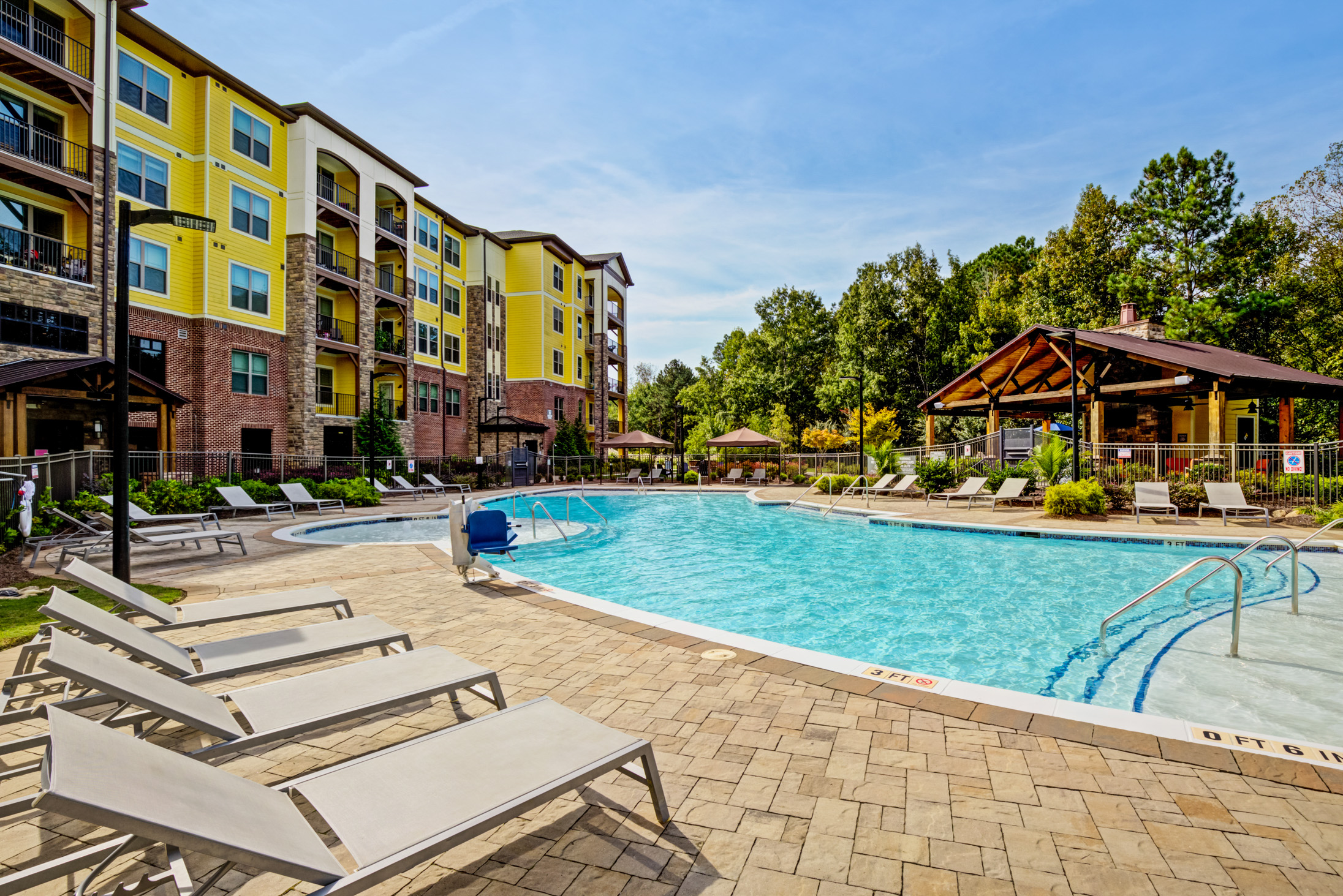 IMT Ballantyne Studio, 1, 2 & 3 Bedroom Apartments In Charlotte