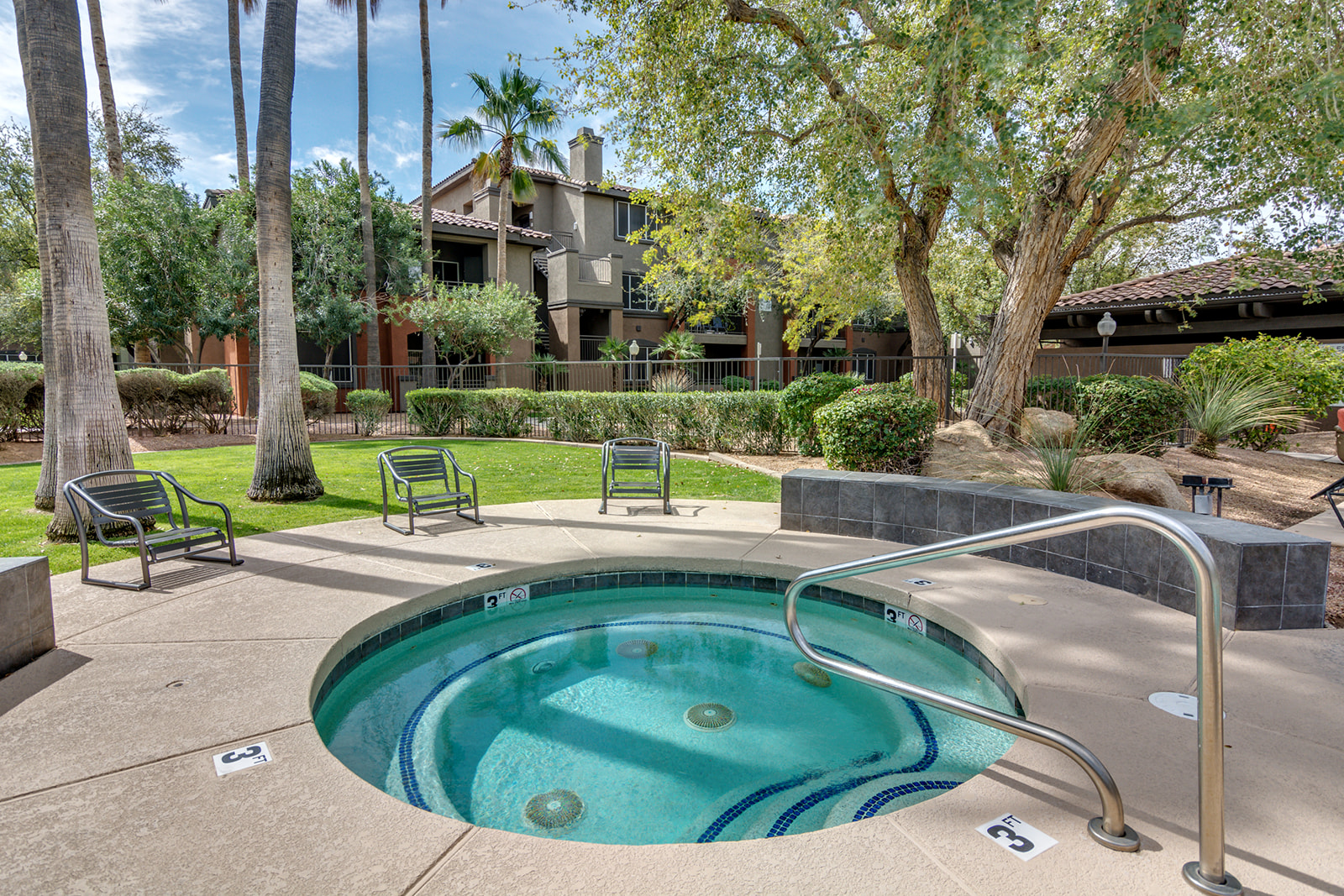 IMT Riverview Resort Style Apartments In Mesa