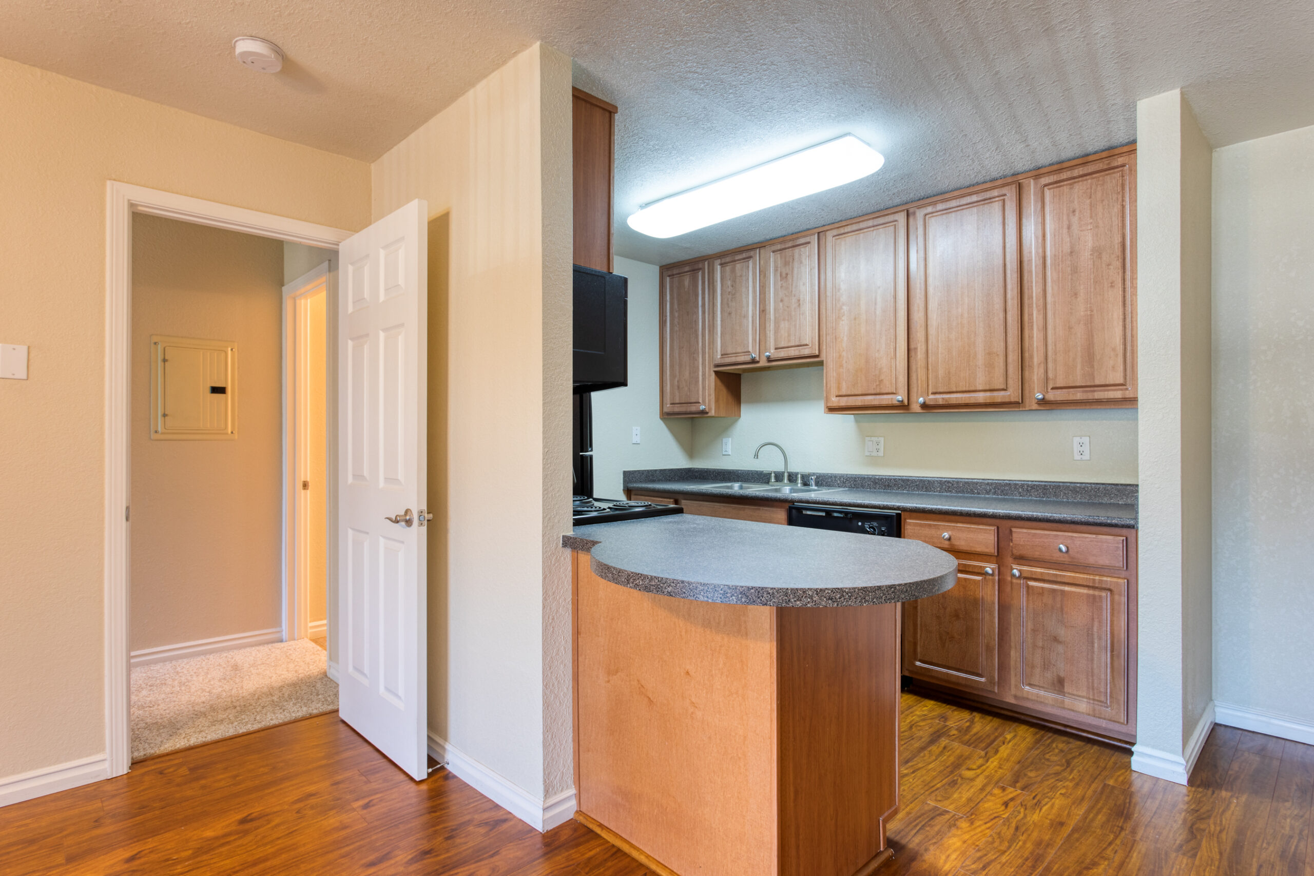 IMT Pleasant Hill | Updated Pleasant Hill Apartments In California