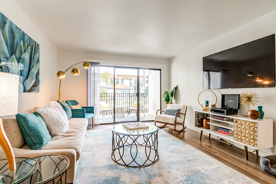 IMT Mission Valley Spacious One & Two Bedroom Apts In San Diego